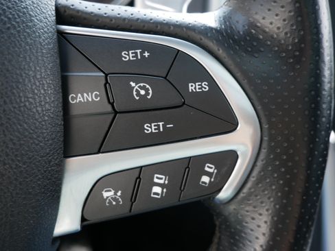 Used 2015 Jeep Grand Cherokee SRT AWD/4WD image 18