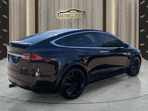 Used 2019 Tesla Model X 75D image 8
