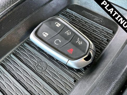 Used 2019 Cadillac Escalade Platinum image 10