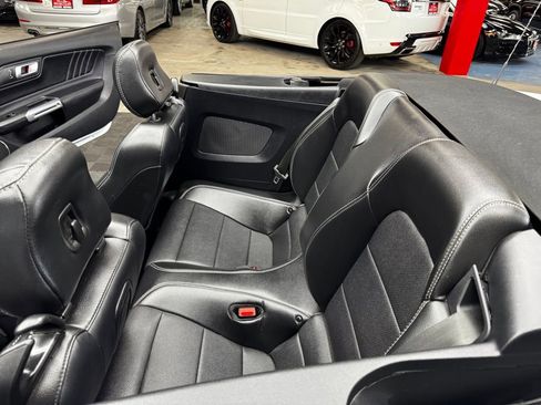 Used 2019 Ford Mustang Premium image 38