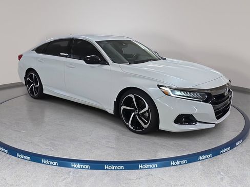 Used 2022 Honda Accord Sport image 4