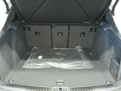 New 2026 Porsche Macan image 28