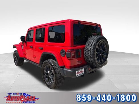 Used 2025 Jeep Wrangler Unlimited Sahara AWD/4WD image 3