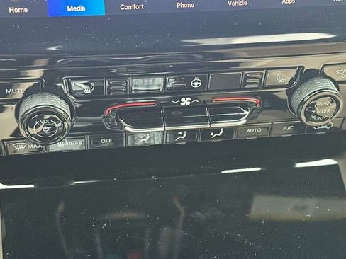 New 2025 Jeep Grand Cherokee L Limited image 22