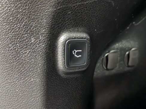 Used 2020 Jeep Cherokee Latitude Lux w/ Comfort/Convenience Group image 38