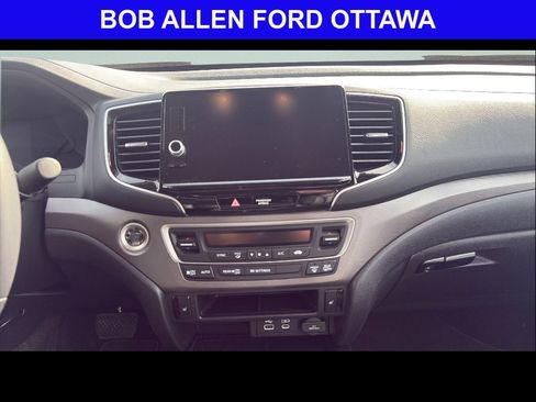 Used 2025 Honda Ridgeline RTL image 17