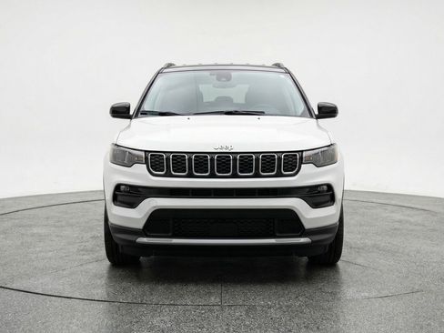 Used 2025 Jeep Compass Limited AWD/4WD image 2