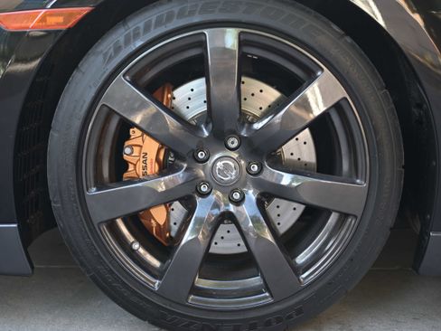 Used 2010 Nissan GT-R Premium image 21