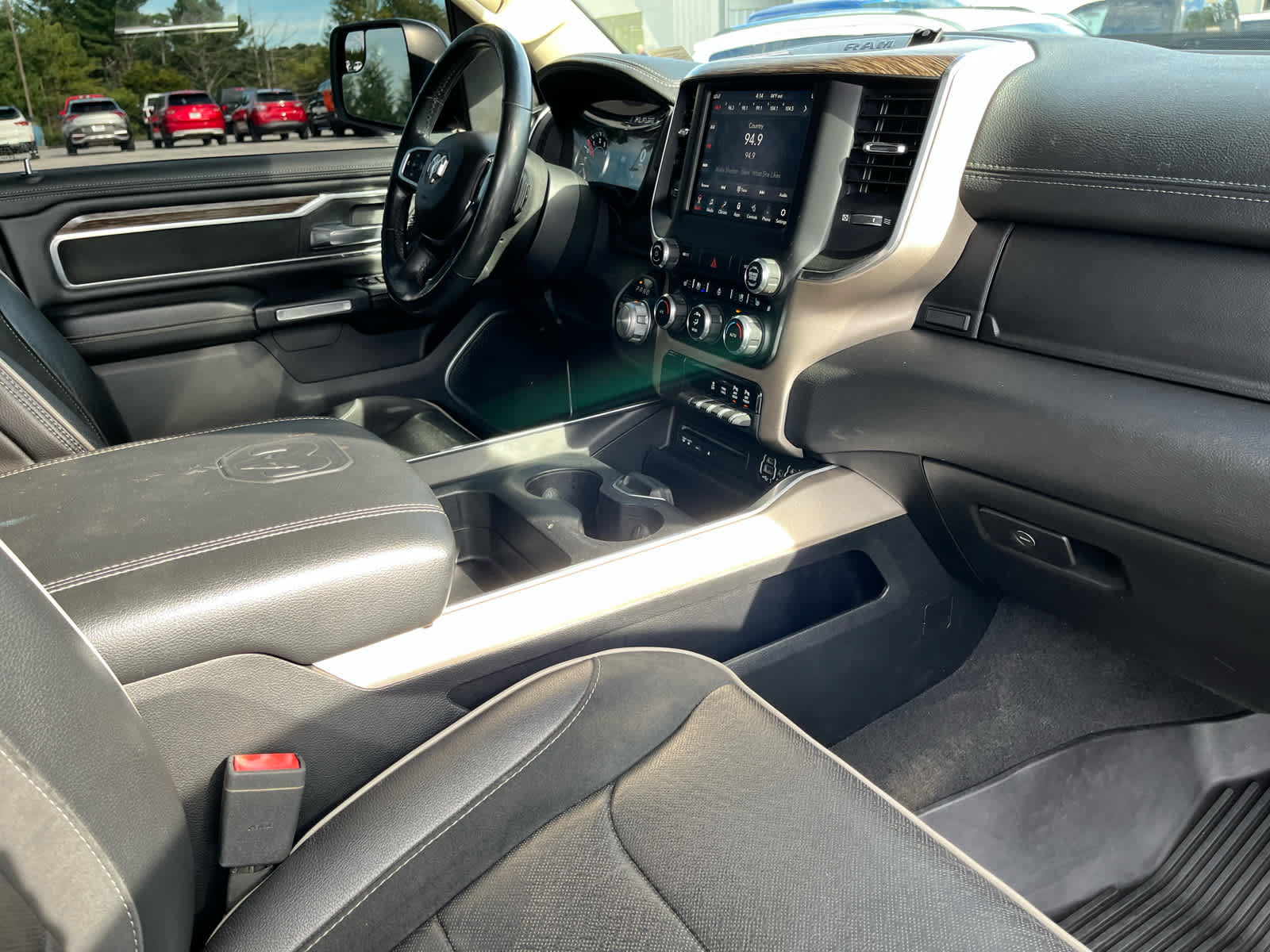 Used 2019 RAM 1500 Laramie AWD/4WD image 35