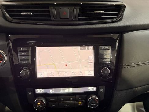 Used 2020 Nissan Rogue SL w/ Premium Package image 23