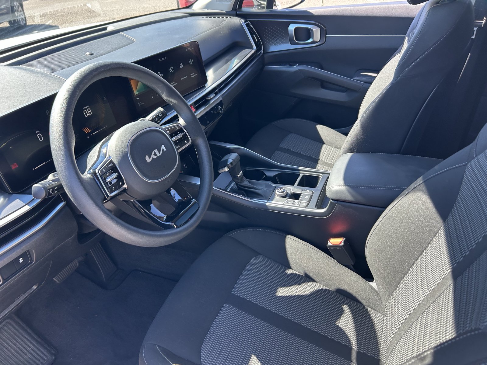 Used 2025 Kia Sorento LX FWD image 13