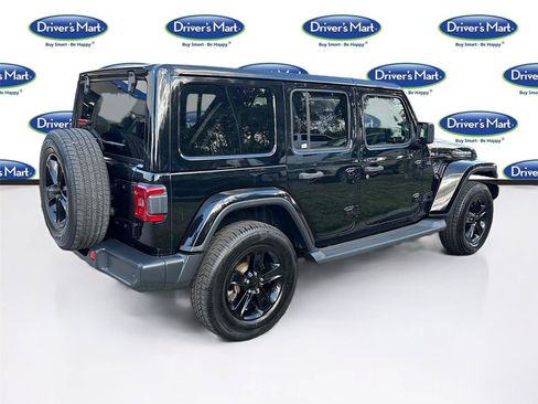 Used 2020 Jeep Wrangler Unlimited Sahara image 7