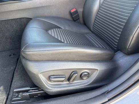 Used 2018 Toyota Camry SE image 15