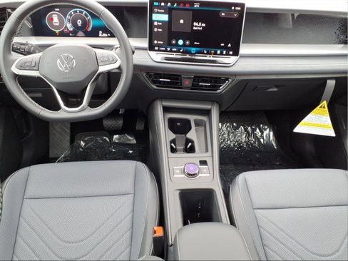 New 2026 Volkswagen Tiguan SE image 15