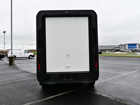 Used 2024 Chevrolet Brightdrop 400 w/ Commercial Equipment Package AWD/4WD image 7