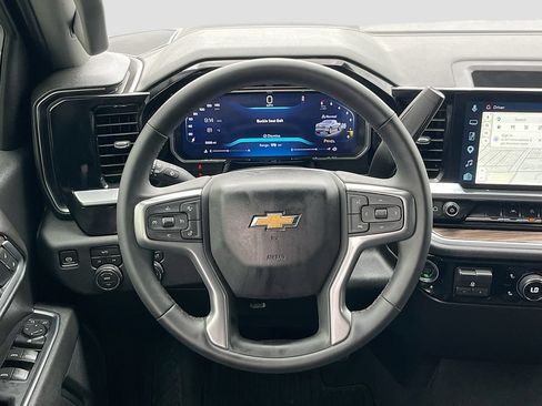 Used 2026 Chevrolet Silverado 1500 LT AWD/4WD image 11