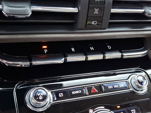 Certified 2022 Lincoln Corsair AWD w/ Premium Package image 16