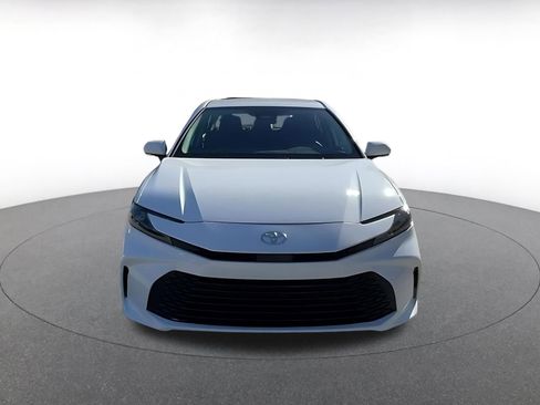 Used 2025 Toyota Camry LE image 4