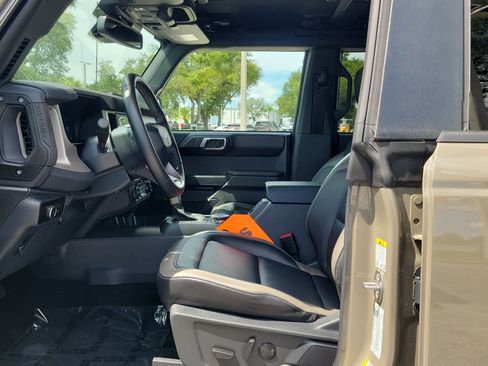 Certified 2025 Ford Bronco Outer Banks AWD/4WD image 19