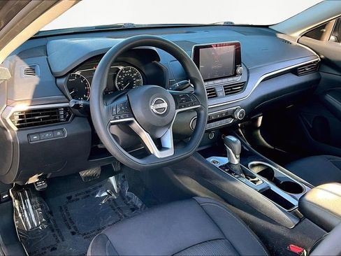 Used 2024 Nissan Altima 2.5 SV image 14