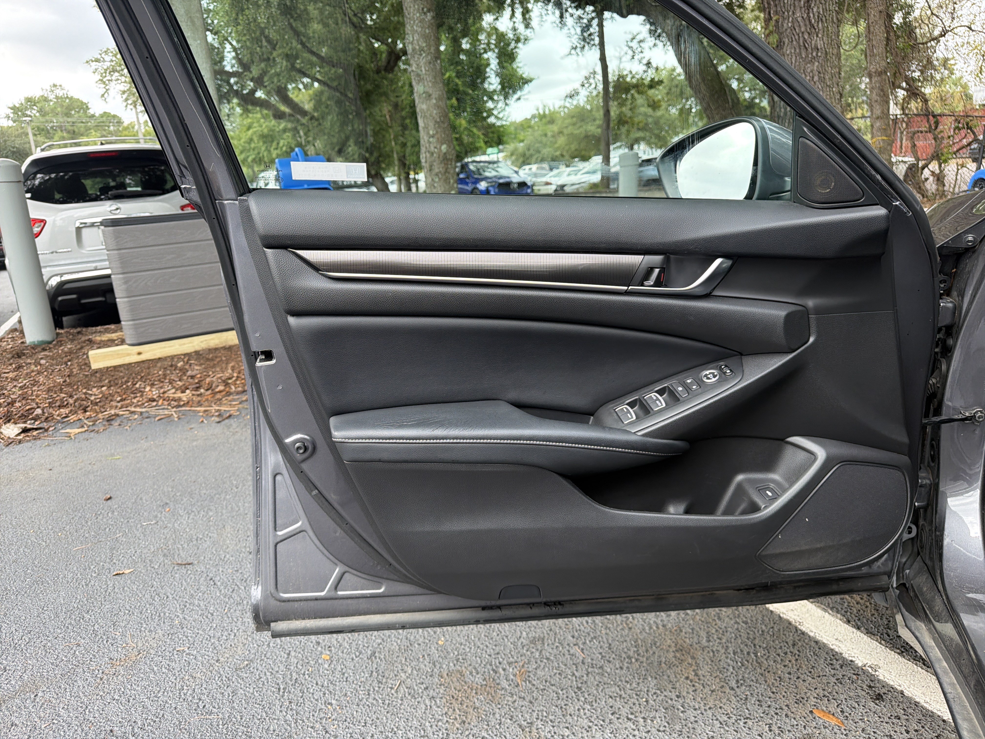 Used 2018 Honda Accord Sport image 13
