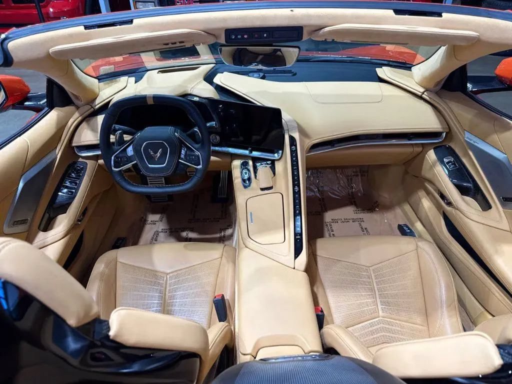 Used 2020 Chevrolet Corvette Stingray Premium Conv w/ 3LT Preferred Equipment Group RWD image 8