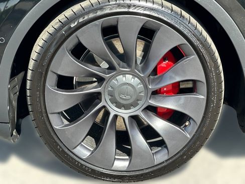 Used 2021 Tesla Model Y Performance AWD/4WD image 12