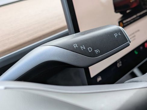 Used 2023 Tesla Model Y Performance image 13