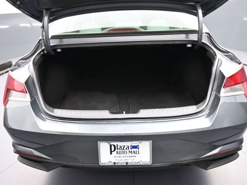 Certified 2021 Hyundai Elantra SE FWD image 21