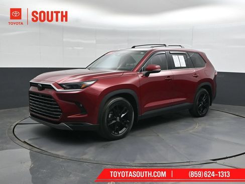 Used 2024 Toyota Grand Highlander AWD image 6