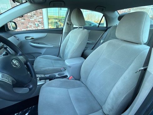 Used 2013 Toyota Corolla LE image 12