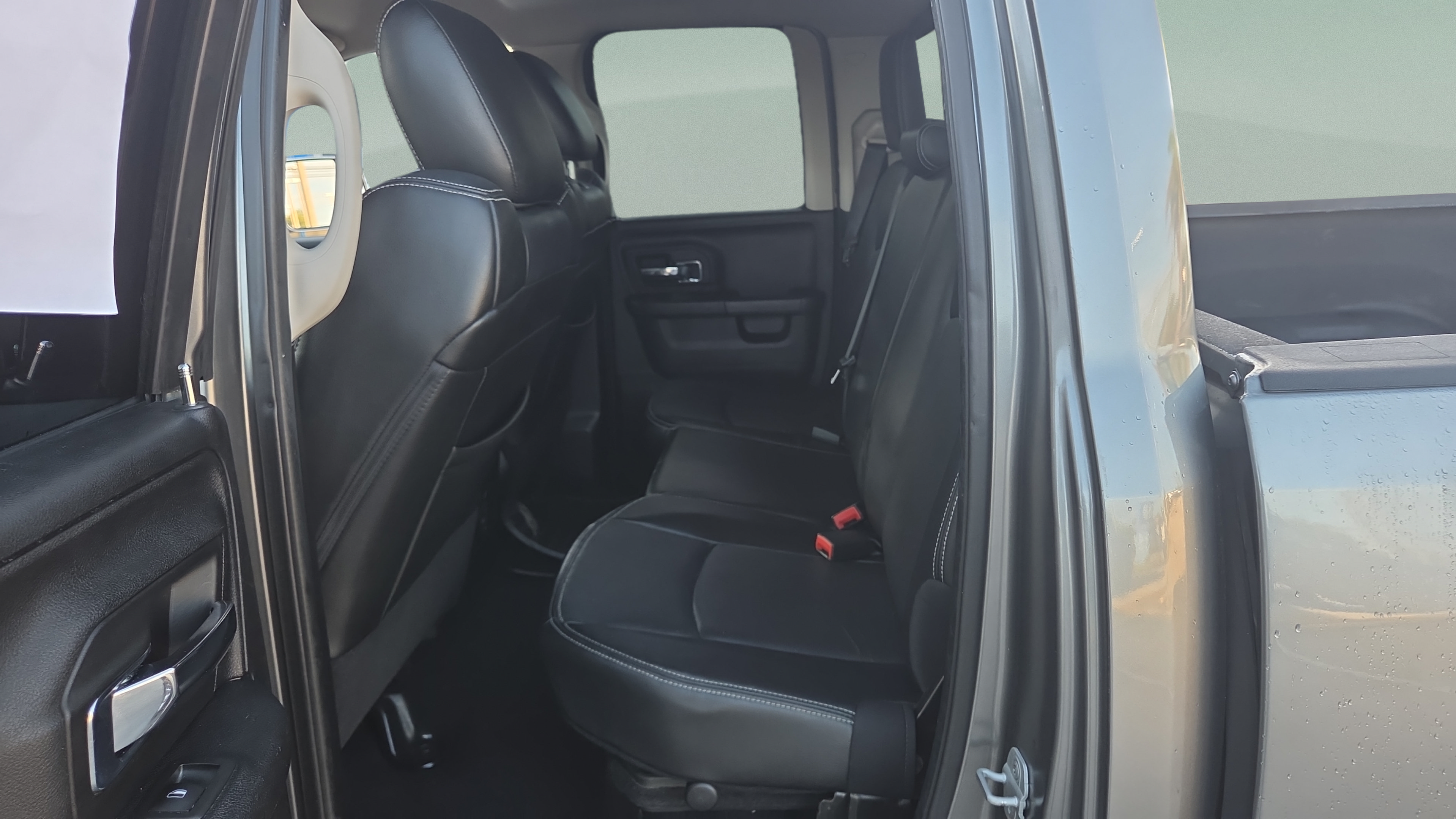 Used 2013 RAM 1500 Laramie w/ Protection Group AWD/4WD image 11