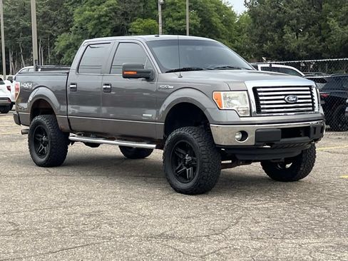 Used 2011 Ford F150 XLT w/ XLT Chrome Pkg AWD/4WD image 8