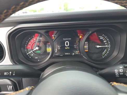 Used 2024 Jeep Wrangler Unlimited AWD/4WD image 20