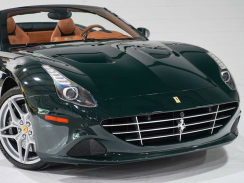 Used 2016 Ferrari California T RWD image 26