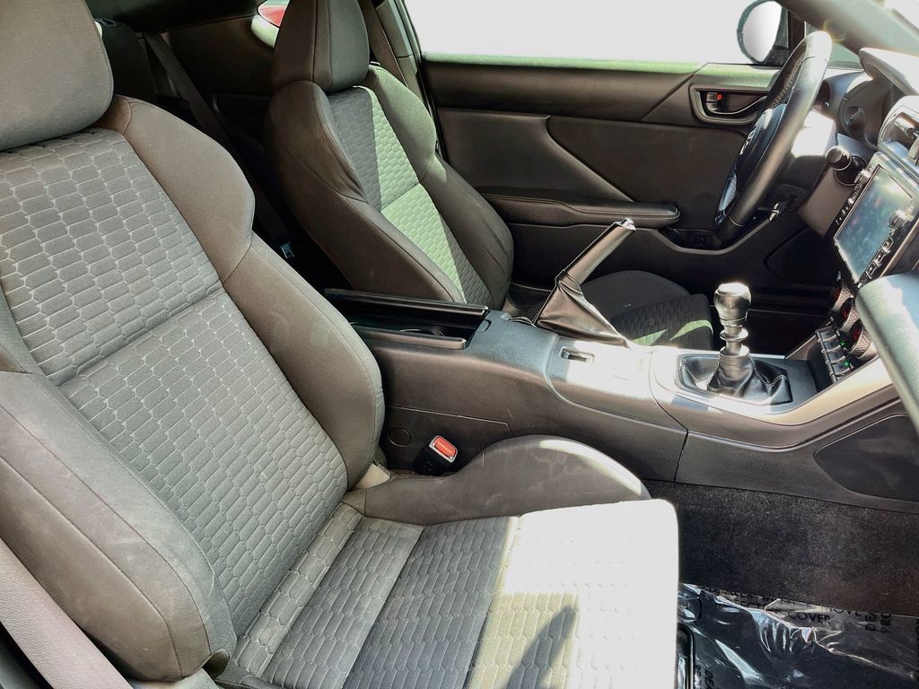Used 2022 Toyota GR86 RWD image 25
