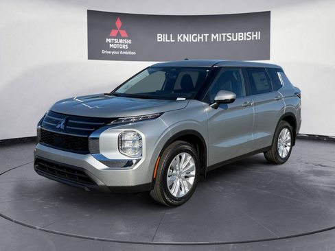 New 2026 Mitsubishi Outlander ES image 1