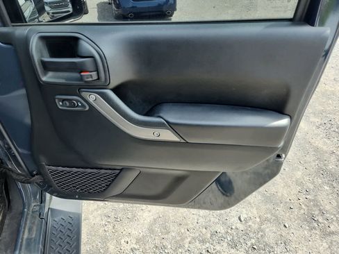 Used 2018 Jeep Wrangler Unlimited Sport S image 22