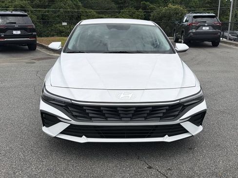 New 2026 Hyundai Elantra SE FWD image 2