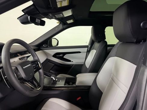 Used 2026 Land Rover Range Rover Evoque Dynamic SE AWD/4WD image 4