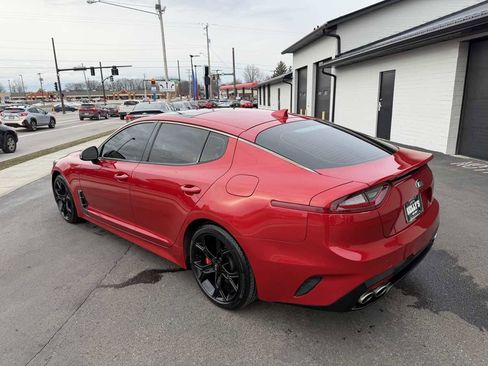 Used 2018 Kia Stinger GT2 image 3