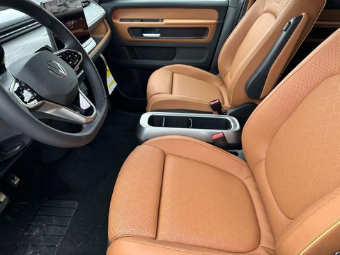 New 2025 Volkswagen ID. Buzz Pro S image 8