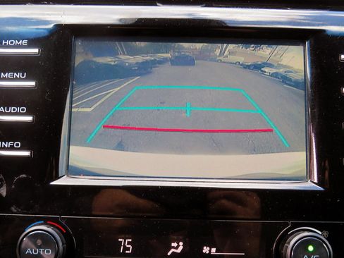 Used 2018 Toyota Camry SE image 29