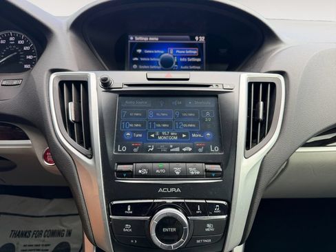 Used 2017 Acura TLX FWD image 9