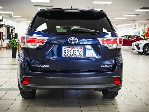 Used 2016 Toyota Highlander XLE image 7
