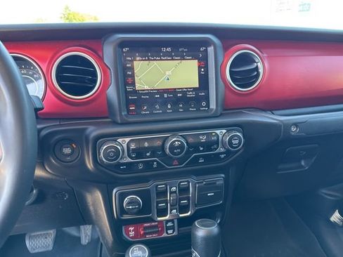 Used 2023 Jeep Gladiator Rubicon w/ Cold Weather Group AWD/4WD image 19