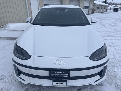 Used 2023 Hyundai Ioniq 6 SE image 12