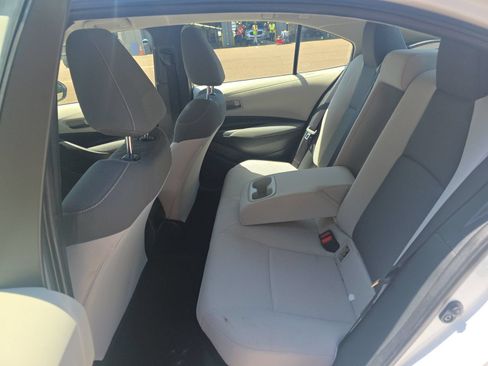 Used 2022 Toyota Corolla LE FWD image 11