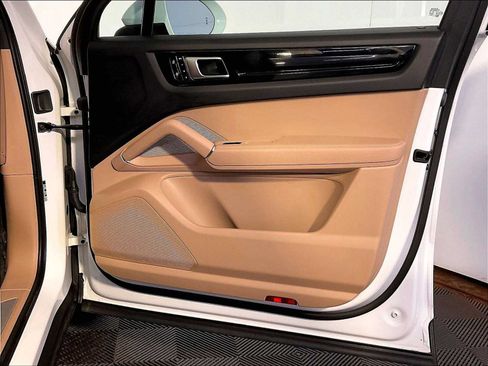 Certified 2021 Porsche Cayenne AWD/4WD image 26