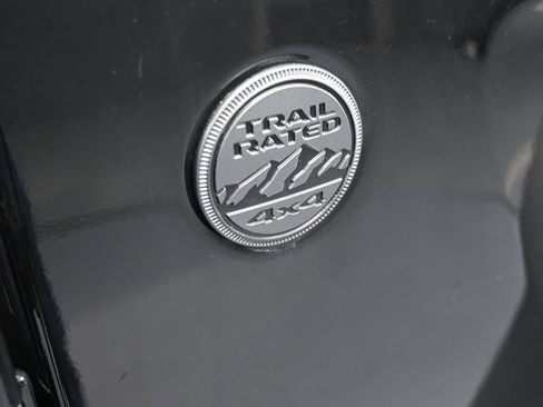 Used 2025 Jeep Wrangler Sport image 40